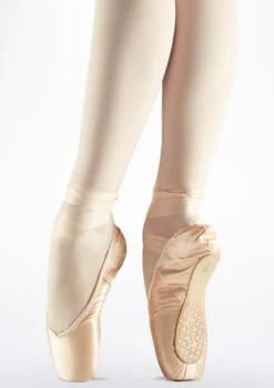 Capezio Glissé Pointe Shoe 4 Capezio Glissé Pointe Shoe -Dance costume 102 capezio glisse pointe shoe pink front T 82713.1698804268